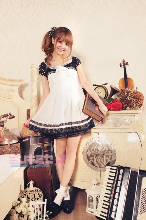 Sleeveless Lace Maid Dress